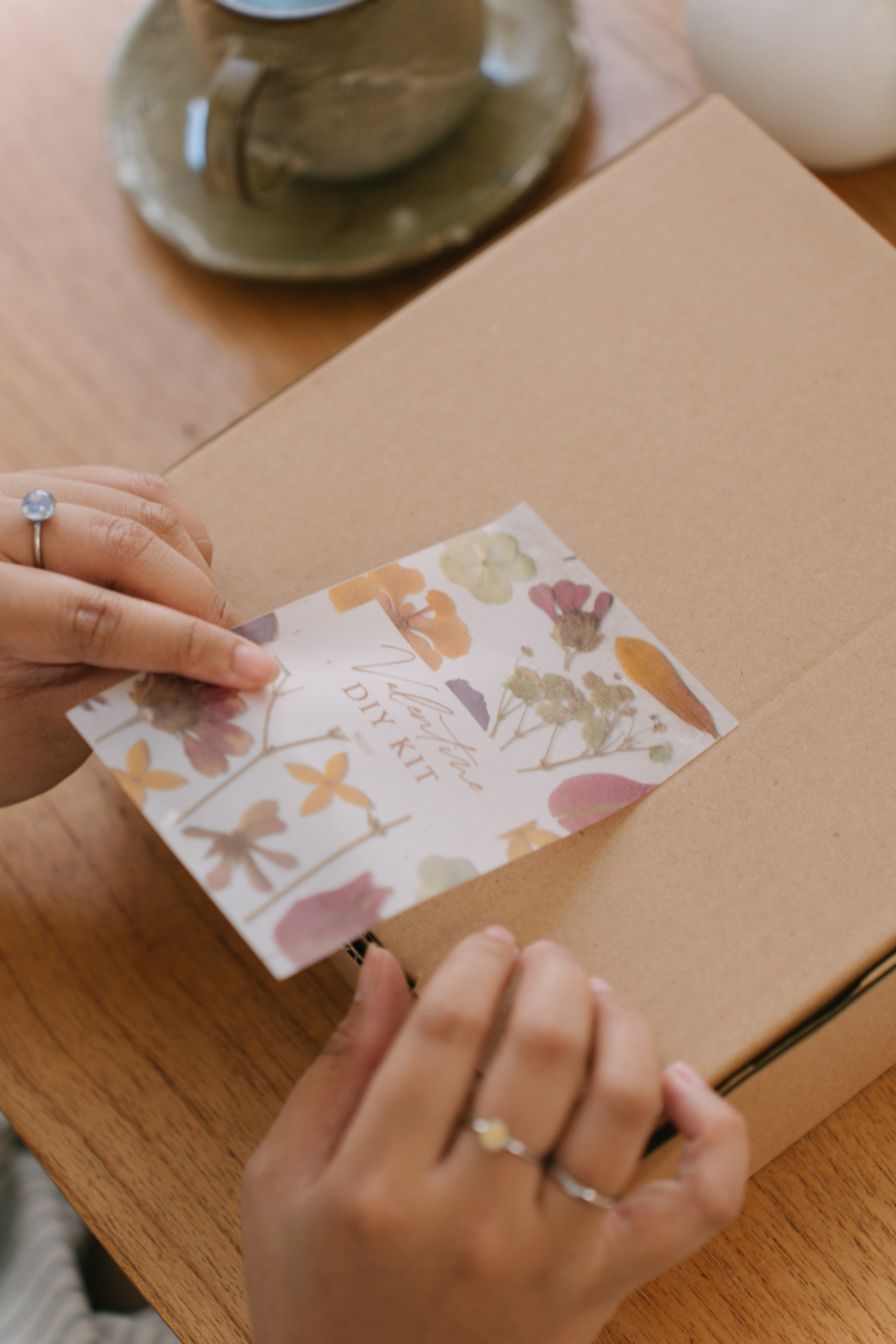 StellarCoronae - DIY KIT Pressed Flowers Letter Creation | DIY KIT Bunga Kering pada Akrilik Frame | Hadiah | Kado Valentine 