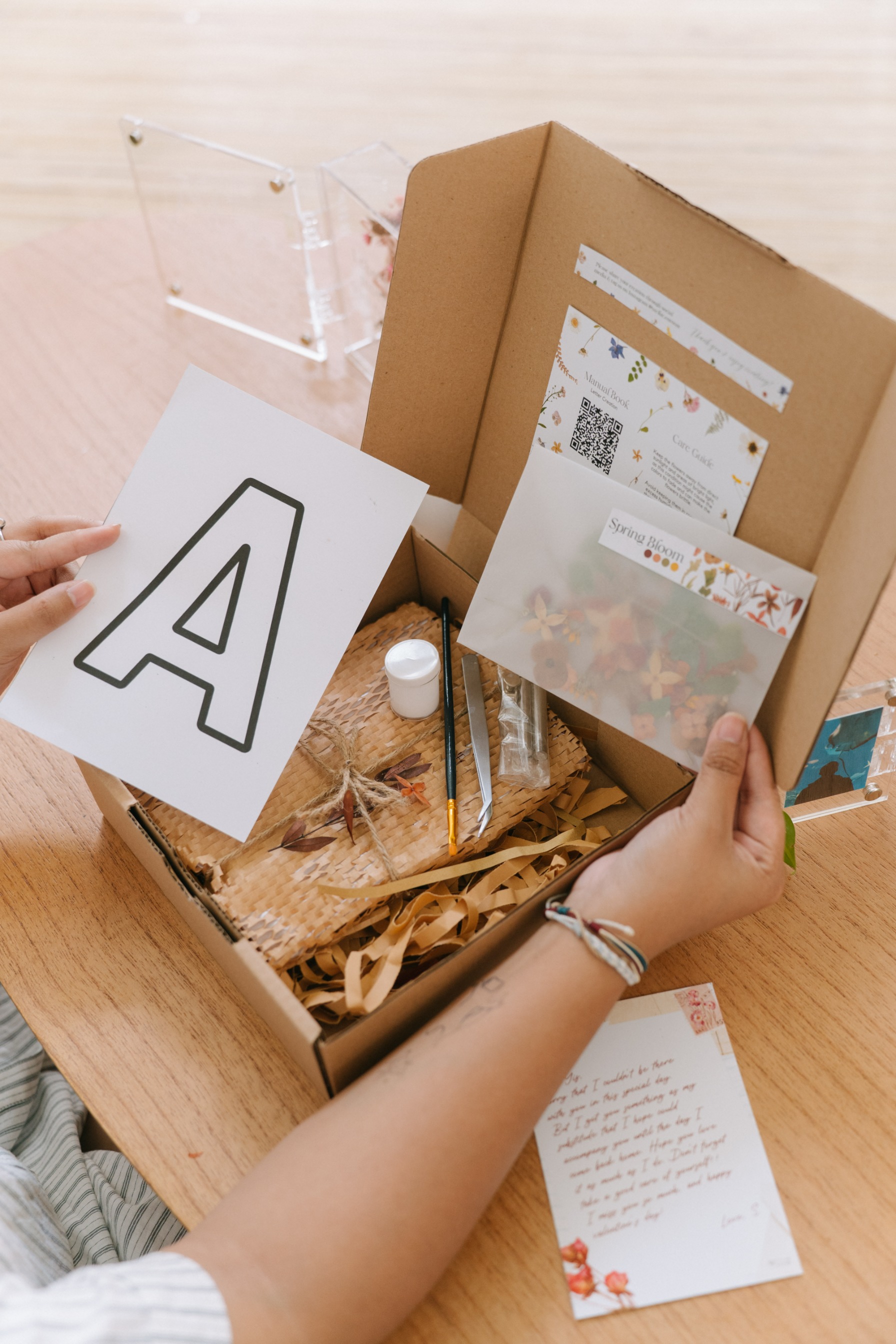 StellarCoronae - DIY KIT Pressed Flowers Letter Creation | DIY KIT Bunga Kering pada Akrilik Frame | Hadiah | Kado Valentine 