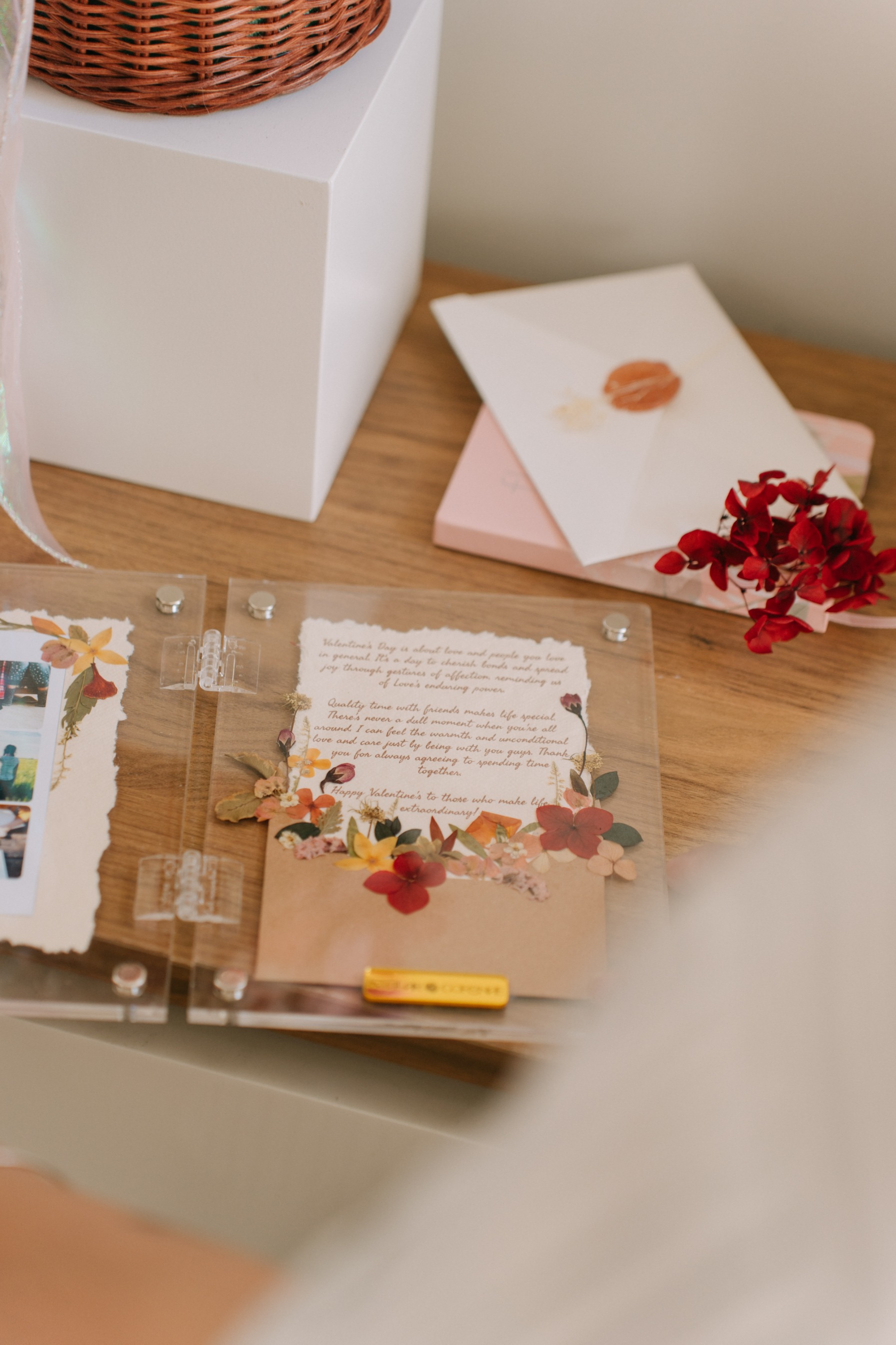 StellarCoronae - Pristine Book 15x20cm with Letter and Envelope | Bingkai Foto | Hadiah Kado Valentine