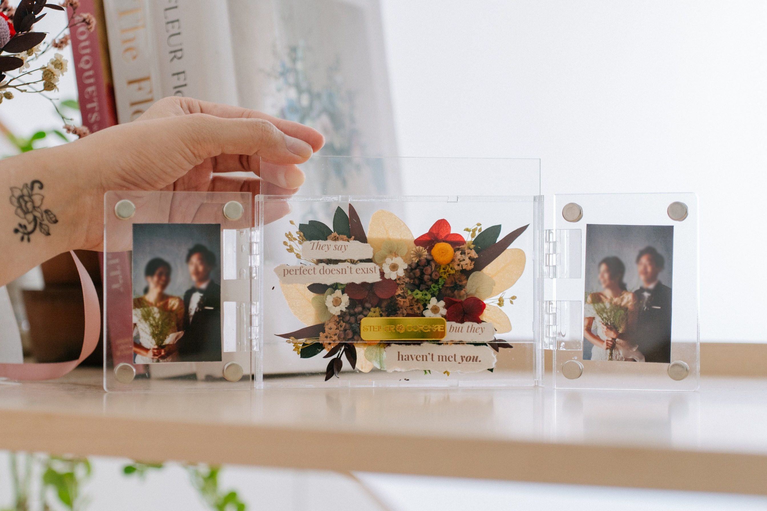 StellarCoronae - Butterfly Frame A6 | Bingkai Foto Bunga | Hadiah | Kado Valentine