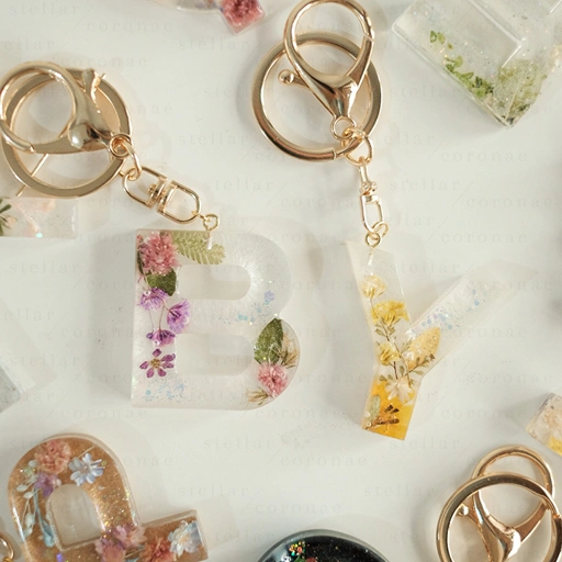 StellarCoronae - Alphabet Keychain CUSTOM | Gantungan Kunci | Bunga Kering | Bunga Asli