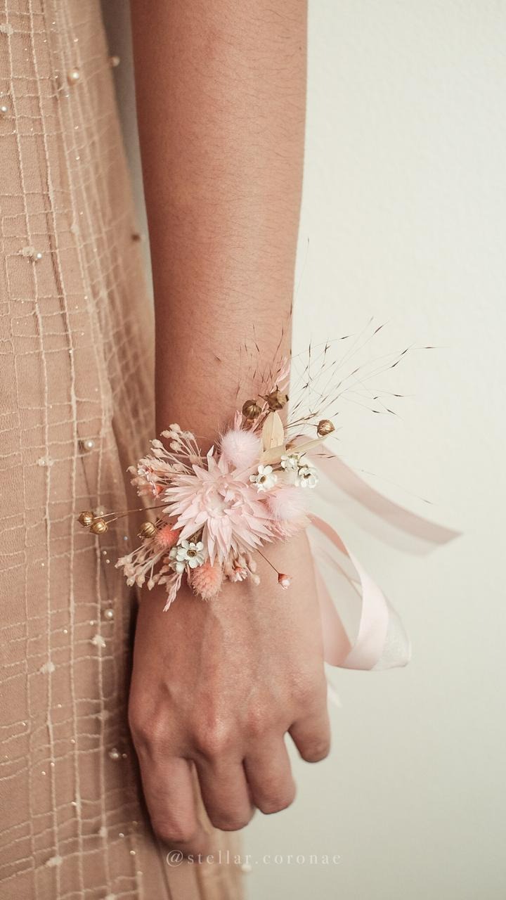 StellarCoronae - Hand Corsage