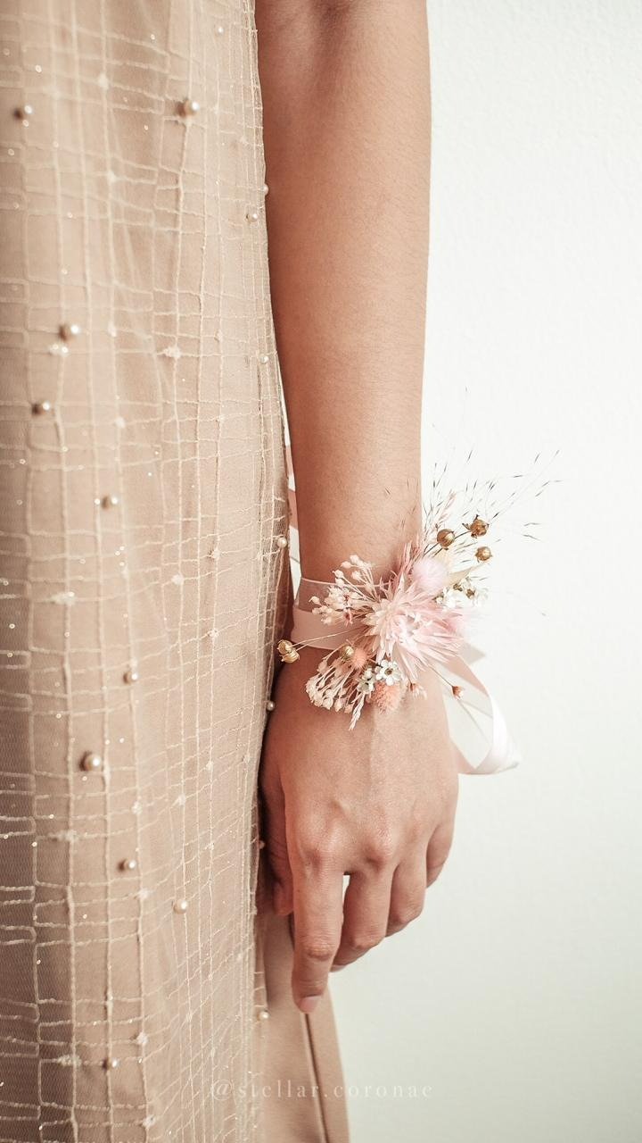 StellarCoronae - Hand Corsage