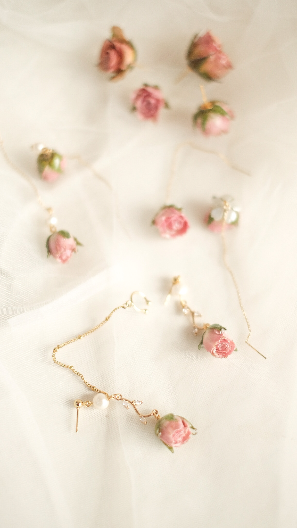 StellarCoronae - Rose Earcuff