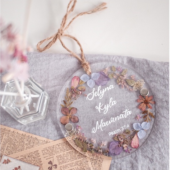 12cm Circle Pristine Hanging | Bingkai Tulisan/Foto Bunga Kering | Hadiah Custom Hiasan Dinding