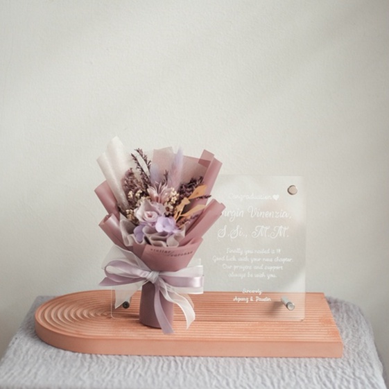 Mini Bouquet on Acrylic A5 | Bingkai Tulisan/Foto Bouquet Bunga Kering | Hadiah Custom Hiasan Meja