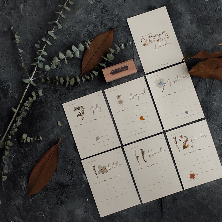 StellarCoronae - Pressed Flower Mini Calendar 2023 | Kalender 2023 | Kalender Meja | Kalender Bunga | Hampers Akhir Tahu