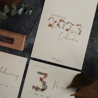 StellarCoronae - Pressed Flower Mini Calendar 2023 | Kalender 2023 | Kalender Meja | Kalender Bunga | Hampers Akhir Tahu