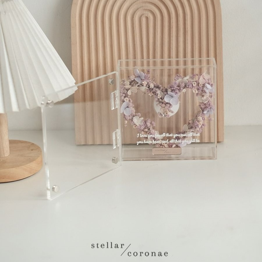 Flower Book Heart Arrangement | Bingkai Tulisan/Foto Bentuk Buku Bunga Kering | Hadiah Custom Hiasan Meja