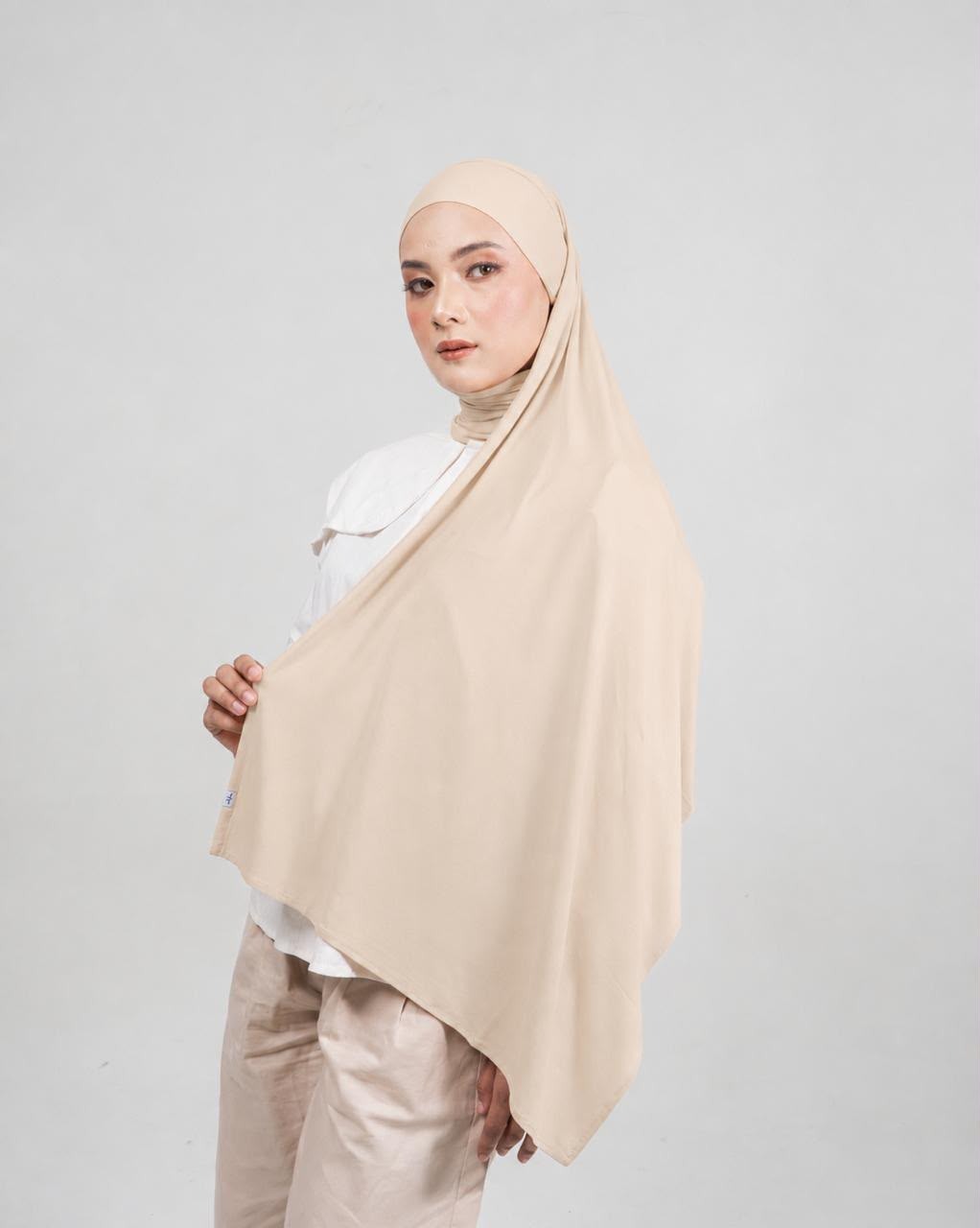 LIORA KHIBAN KHAKI