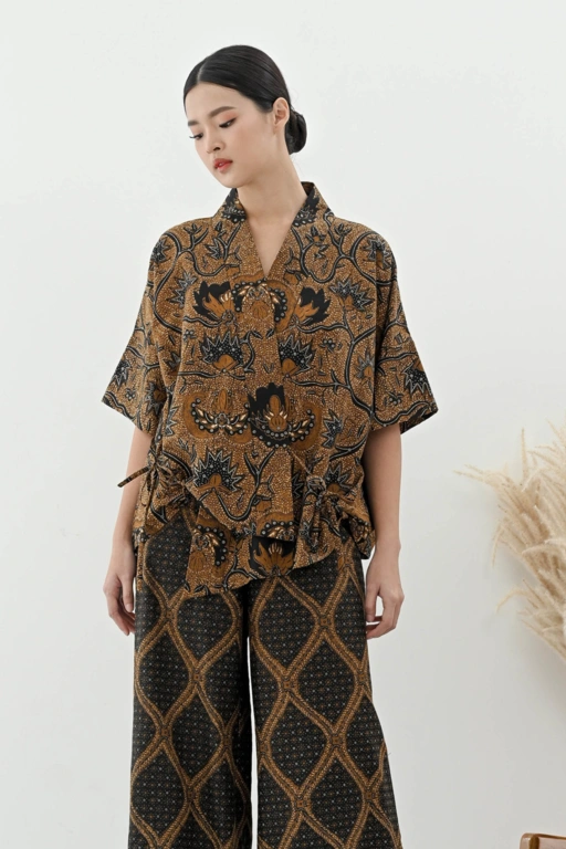 Image of Dayana TOP 25 ( Hanya Blouse )