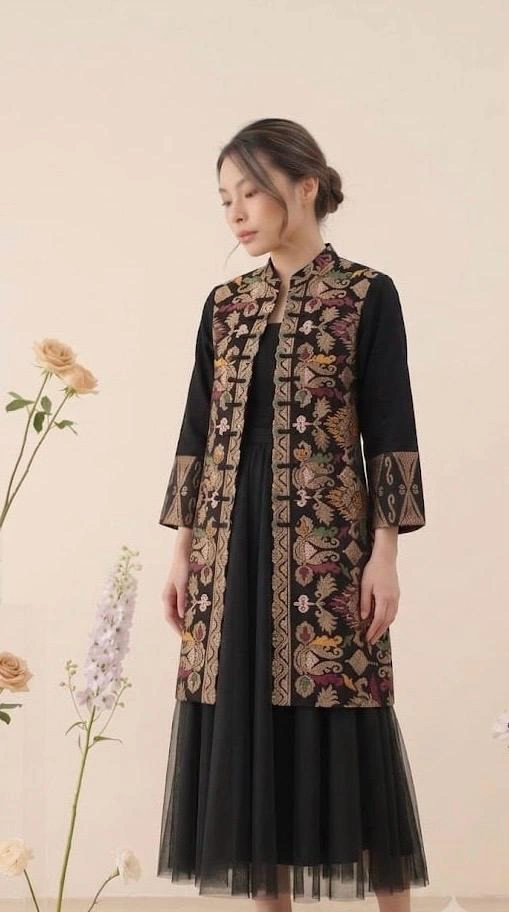 Outer Karenina 05 ( Songket Bali )