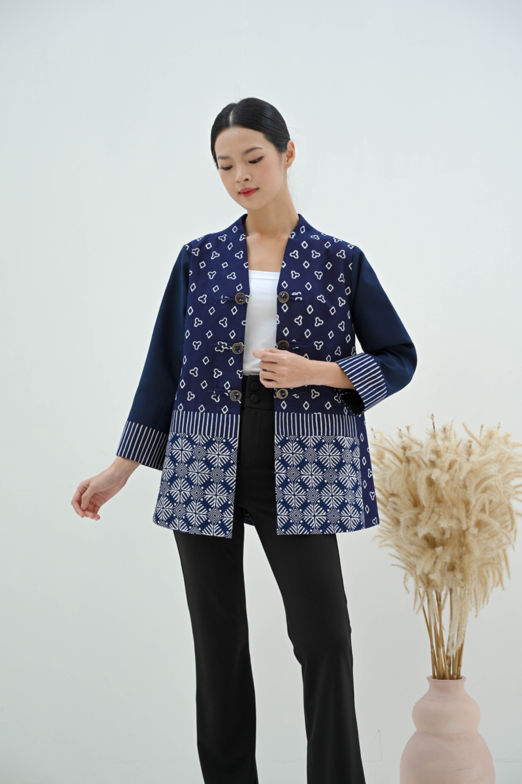 Daisha Outer 06