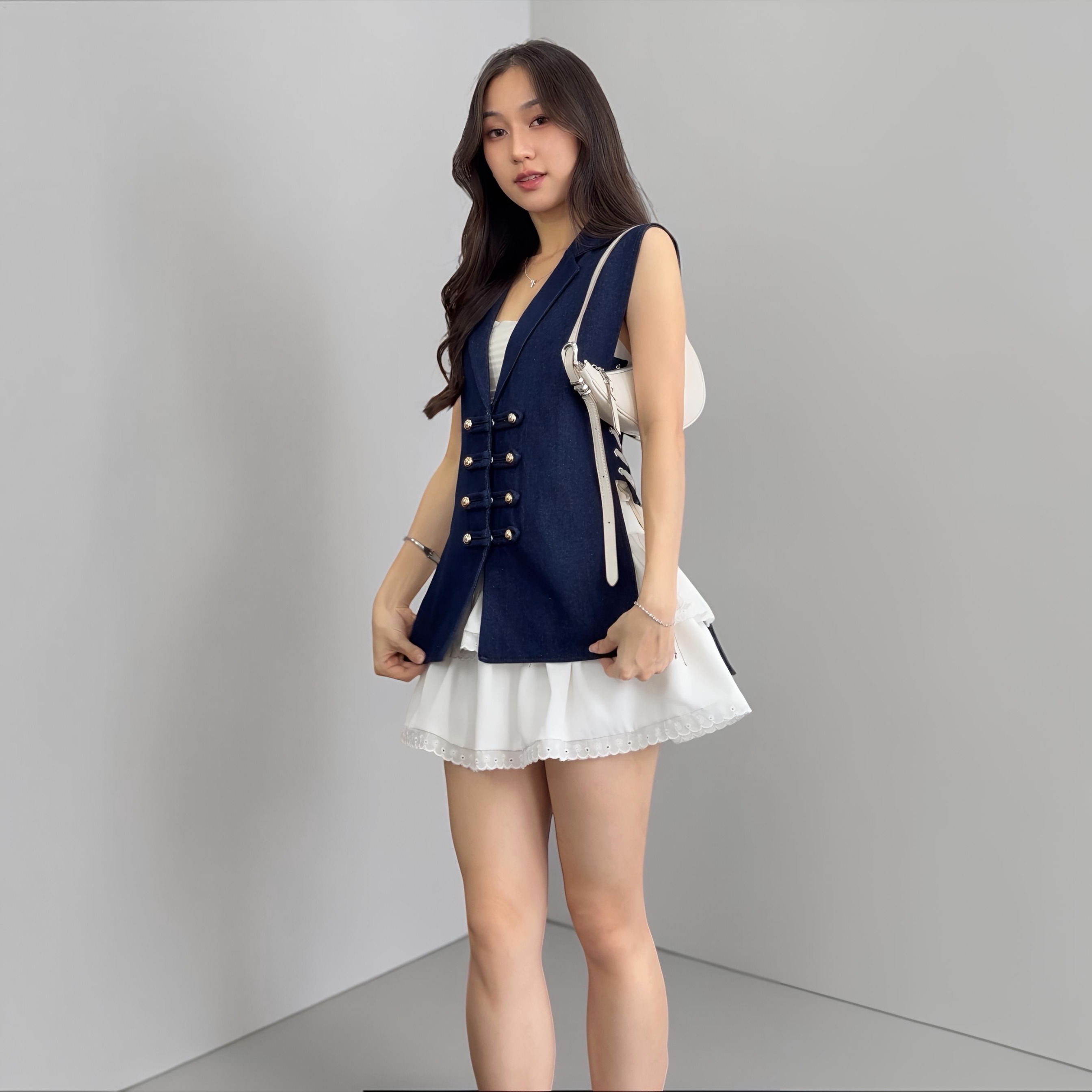 LEONNIE VEST