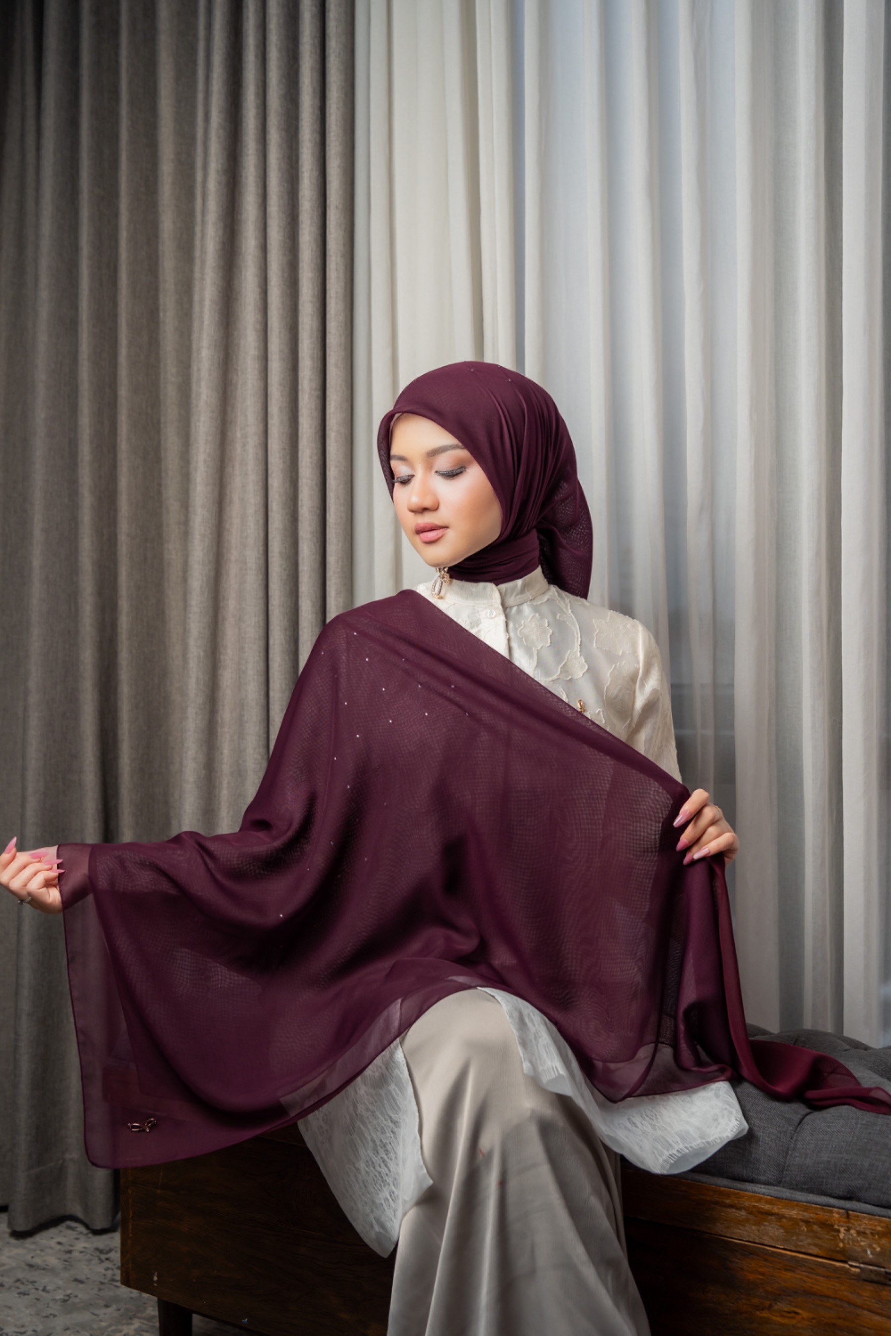 Jamila paris burgundy lux