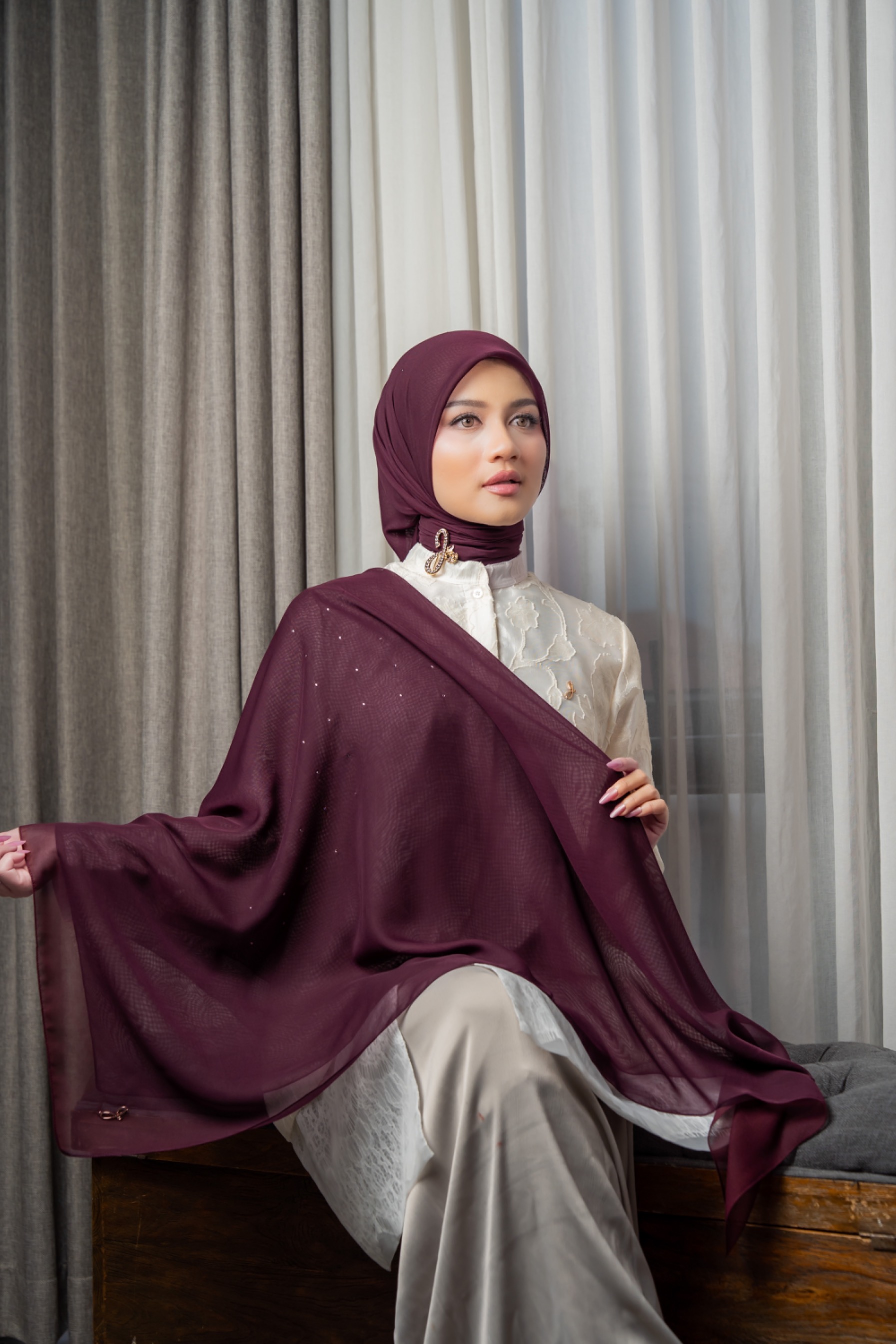 Jamila paris burgundy lux