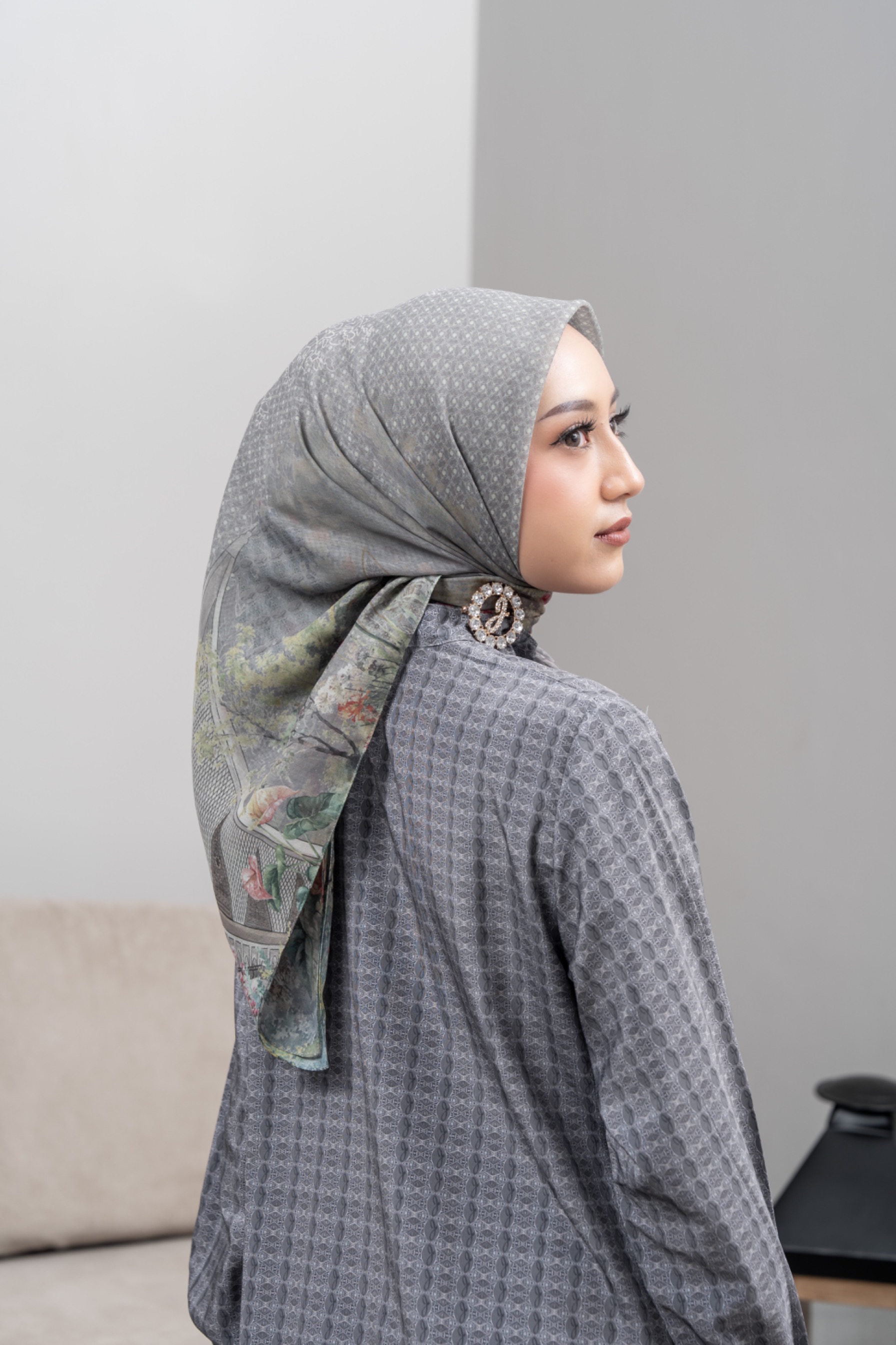 Raya Scarf 