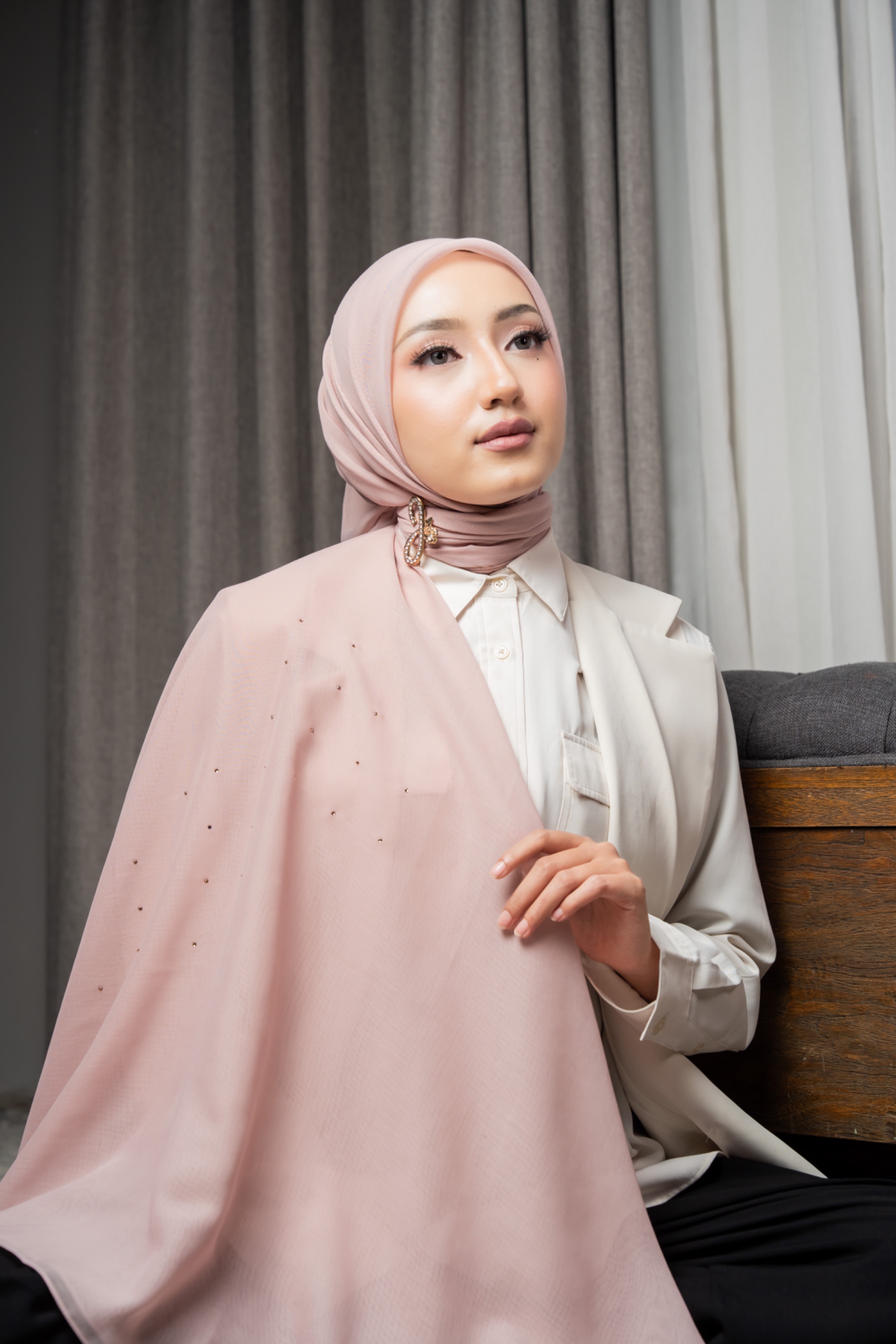 Jamila paris peach lux 
