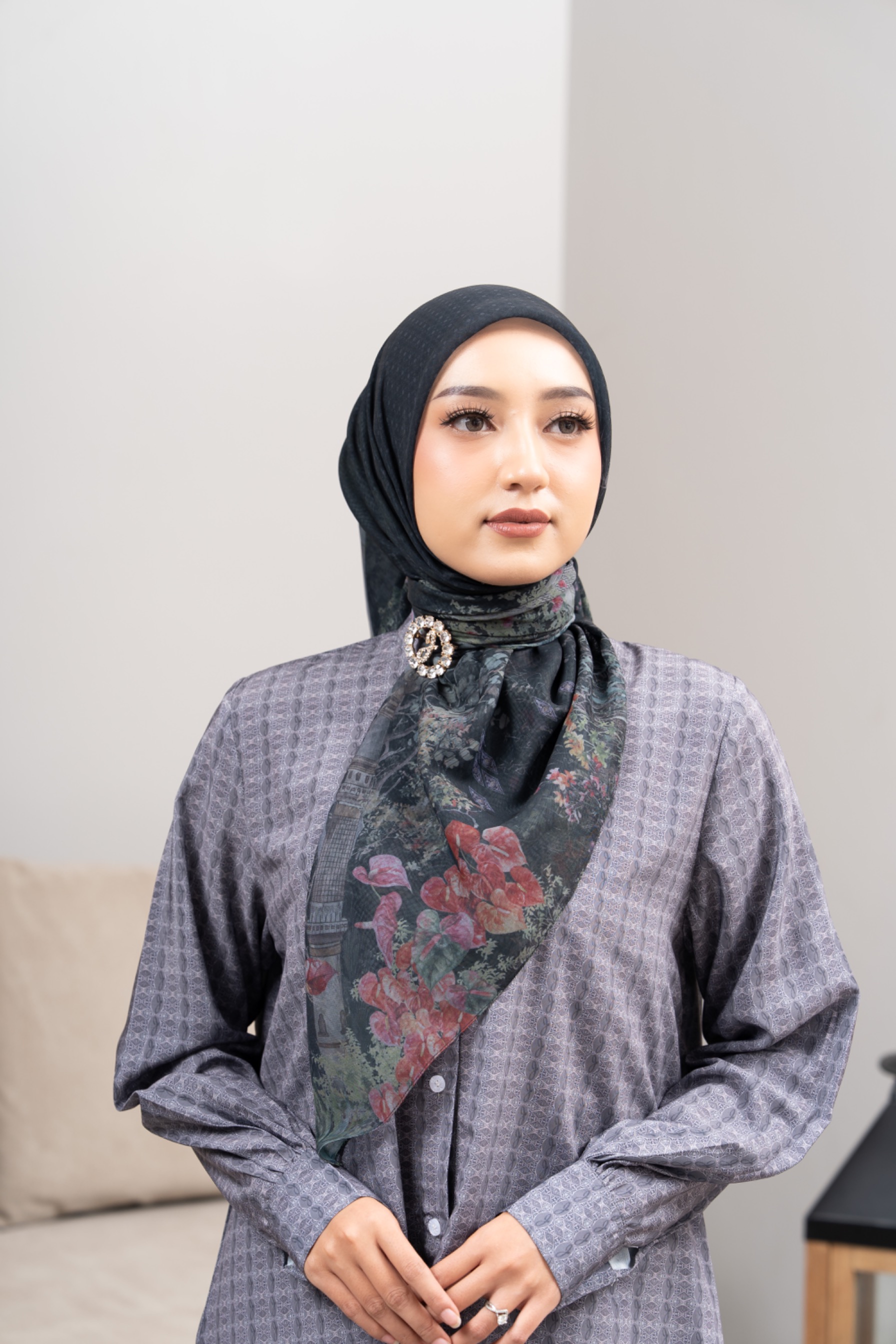 Raya Scarf 