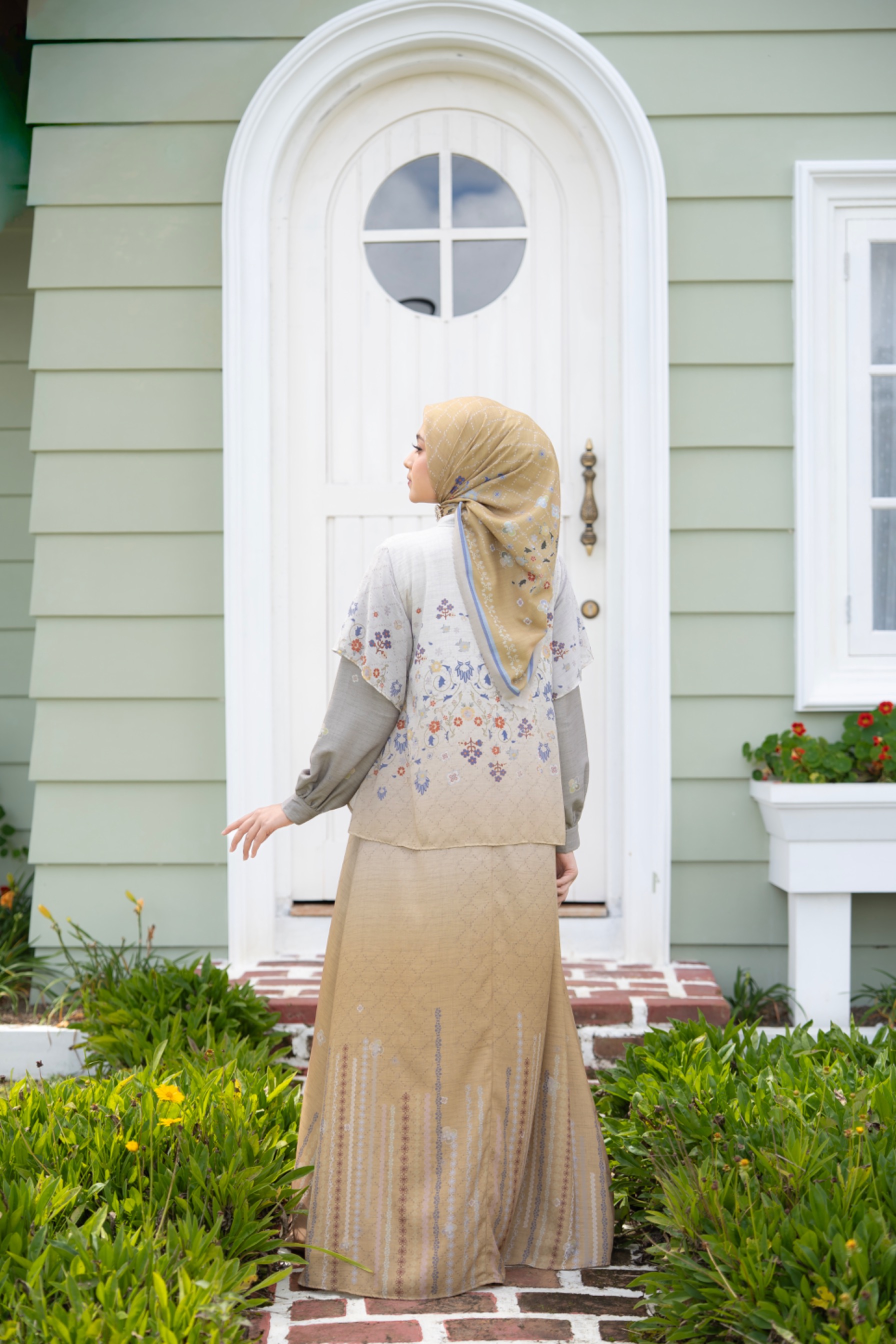 Camelia Dress Champagne