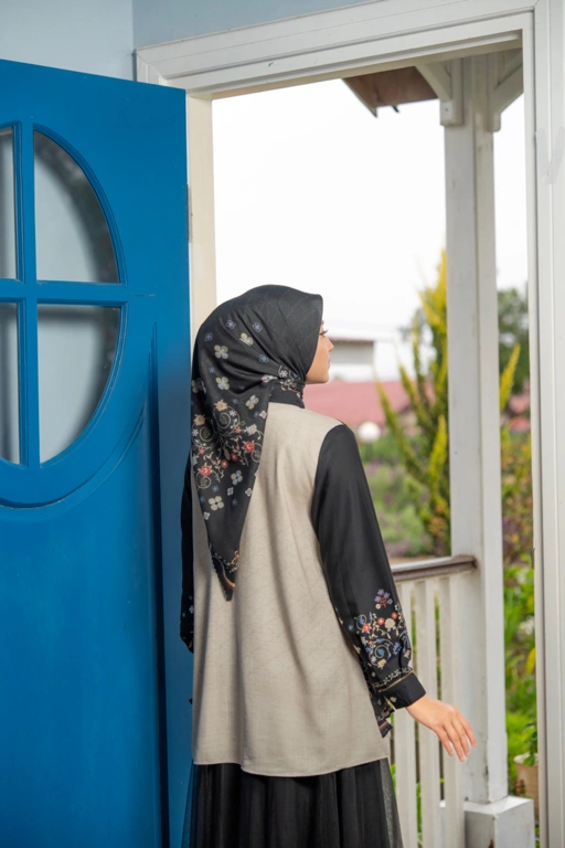 Image of Camelia Top Charcoal