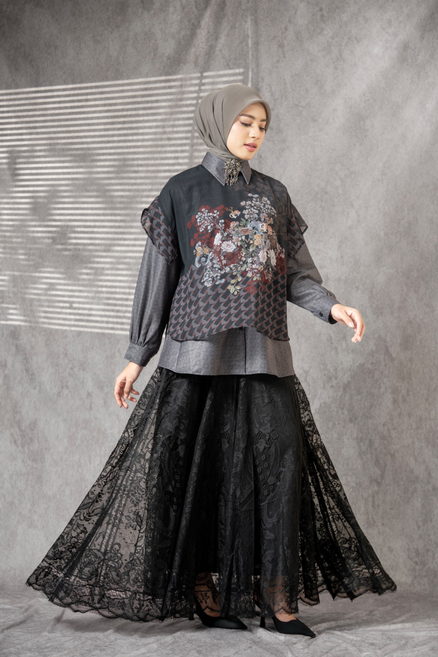 Floare Top Black