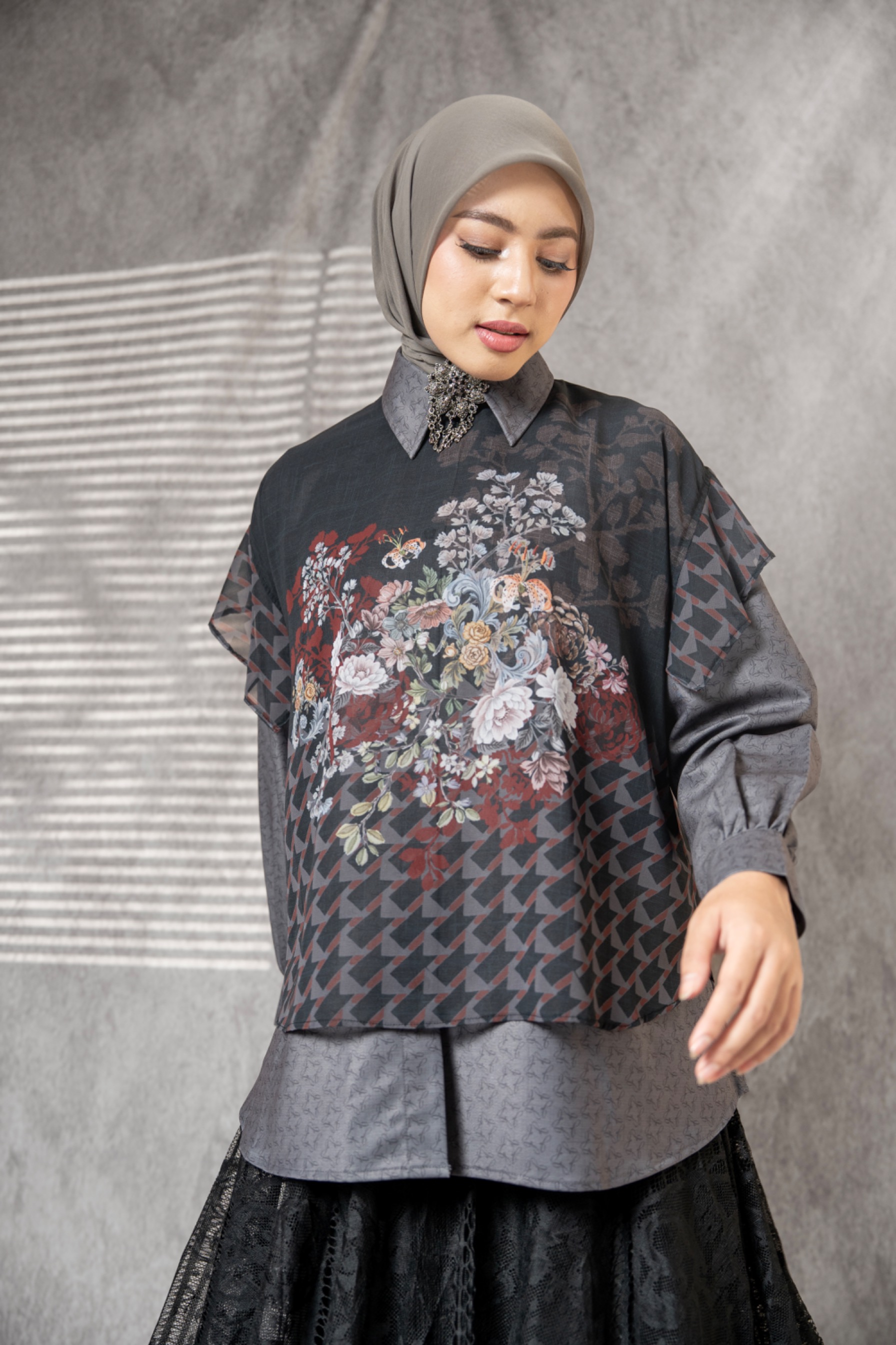 Floare Top Black