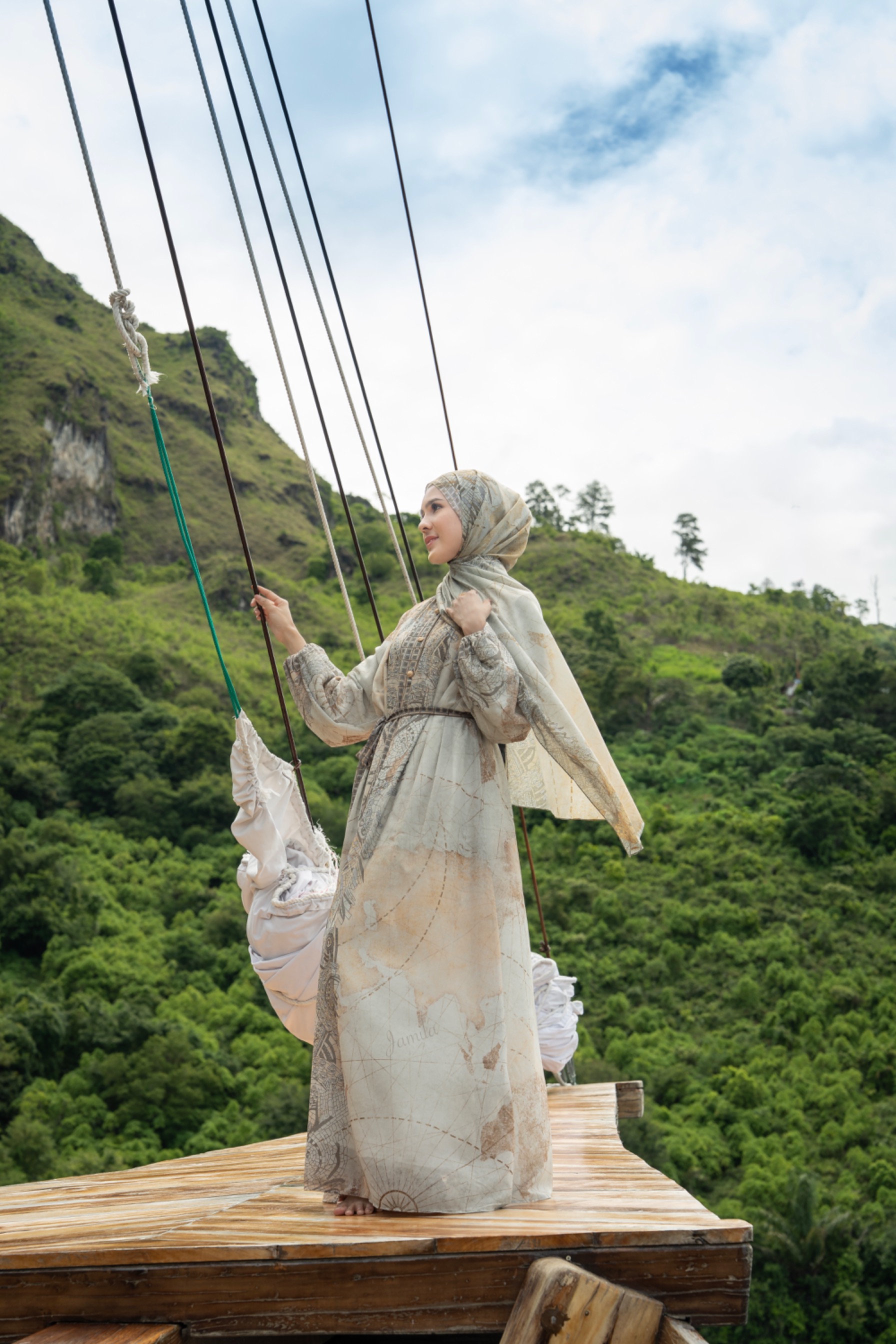 Ancient Dress Mud 