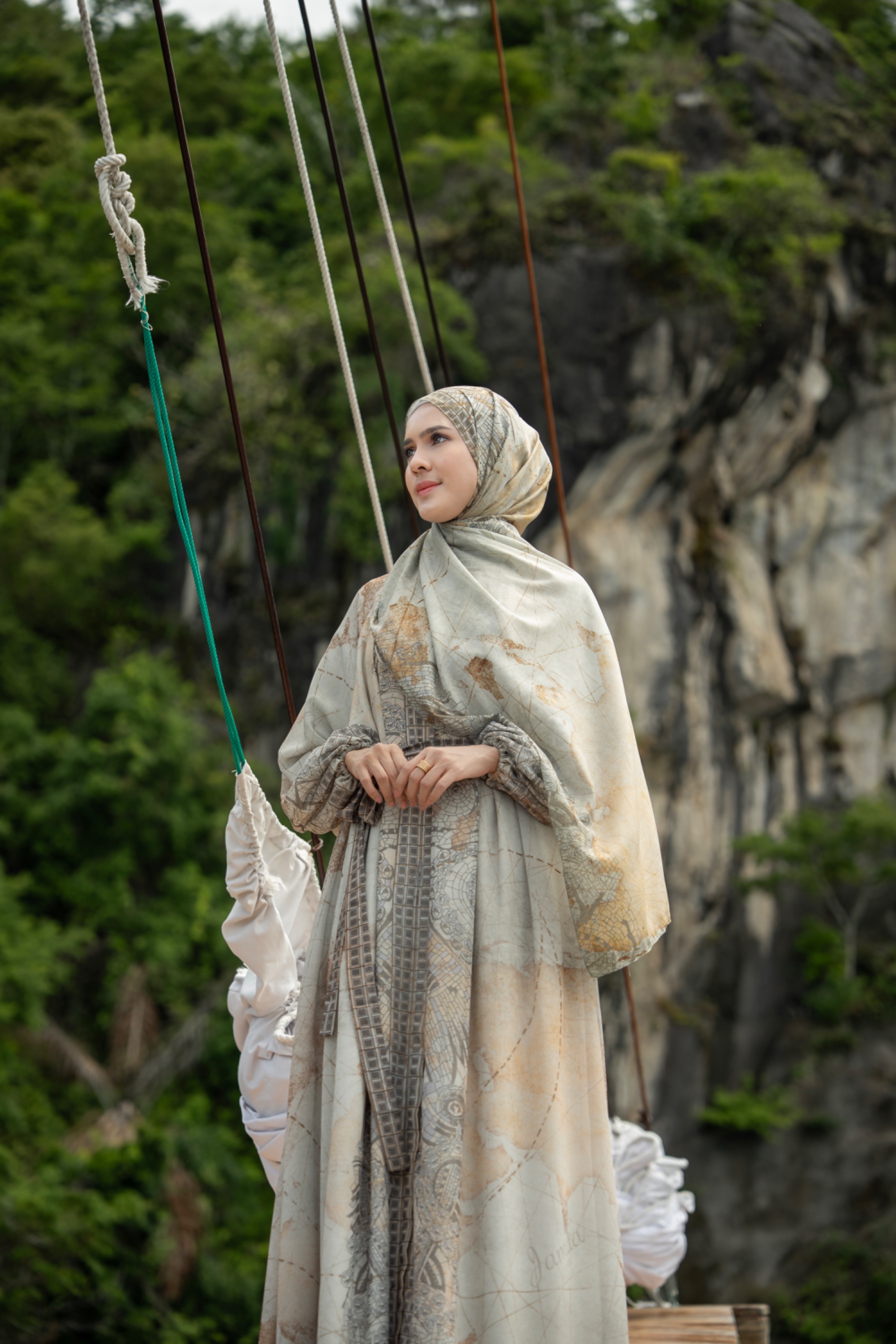 Ancient Dress Mud 