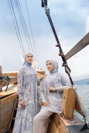 Ancient Dress Wind