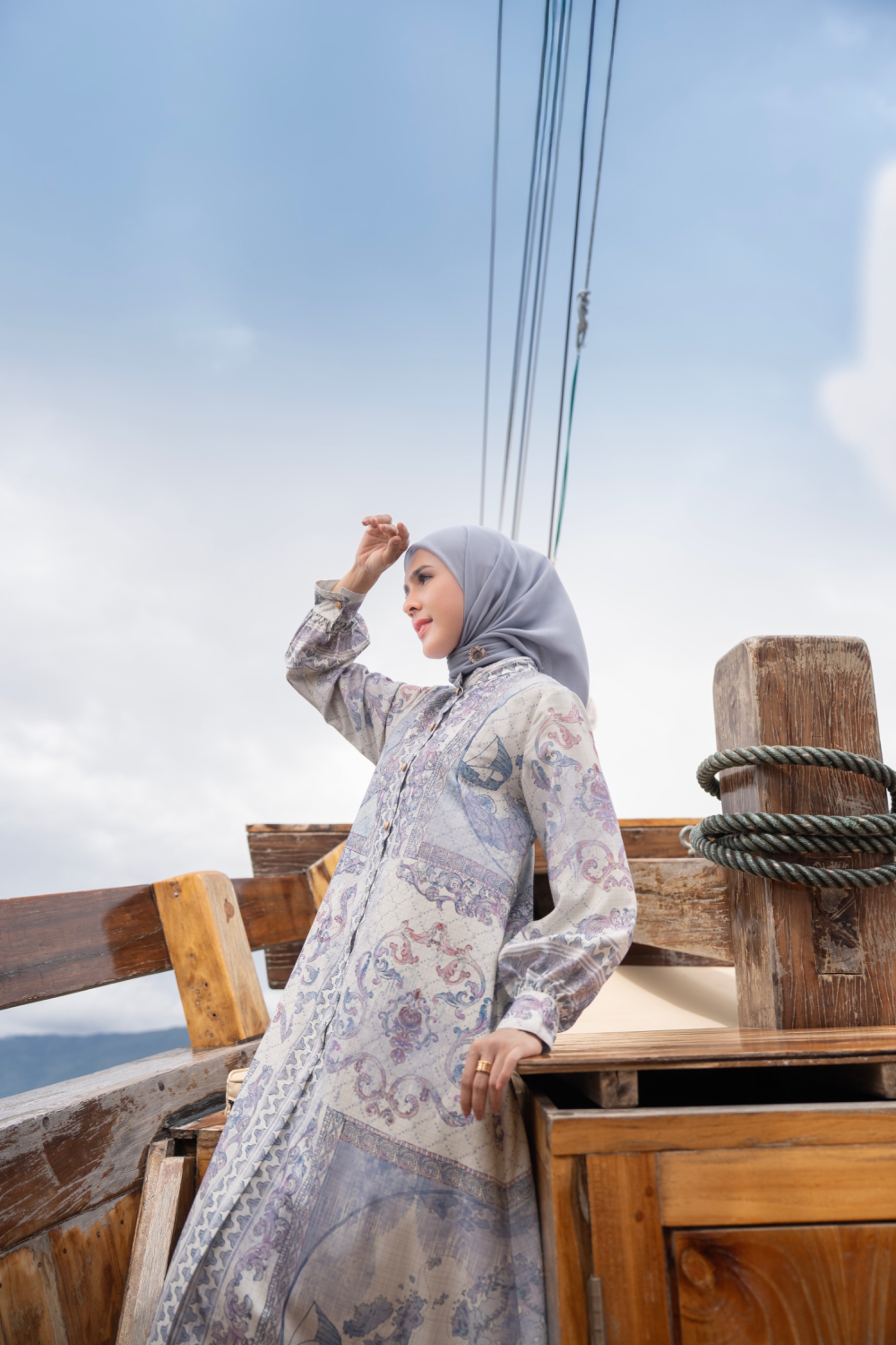 Ancient Dress Wind 