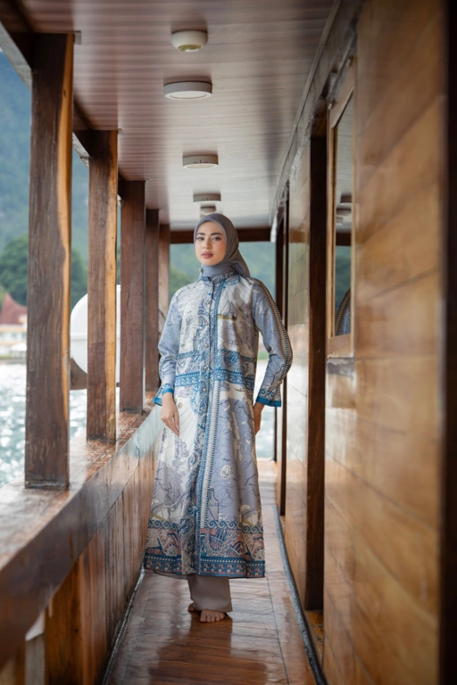 Image of Ancient Dress Ocean