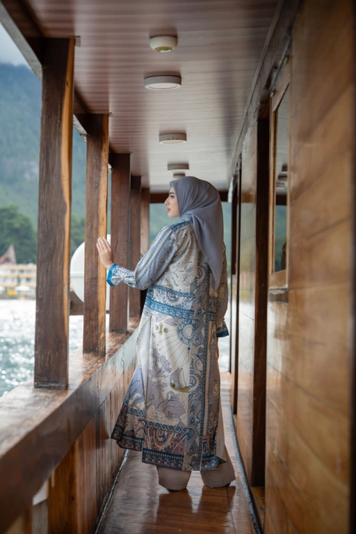 Image of Ancient Dress Ocean