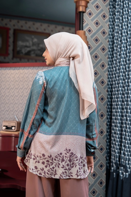 Patra Nusa Top Teal 