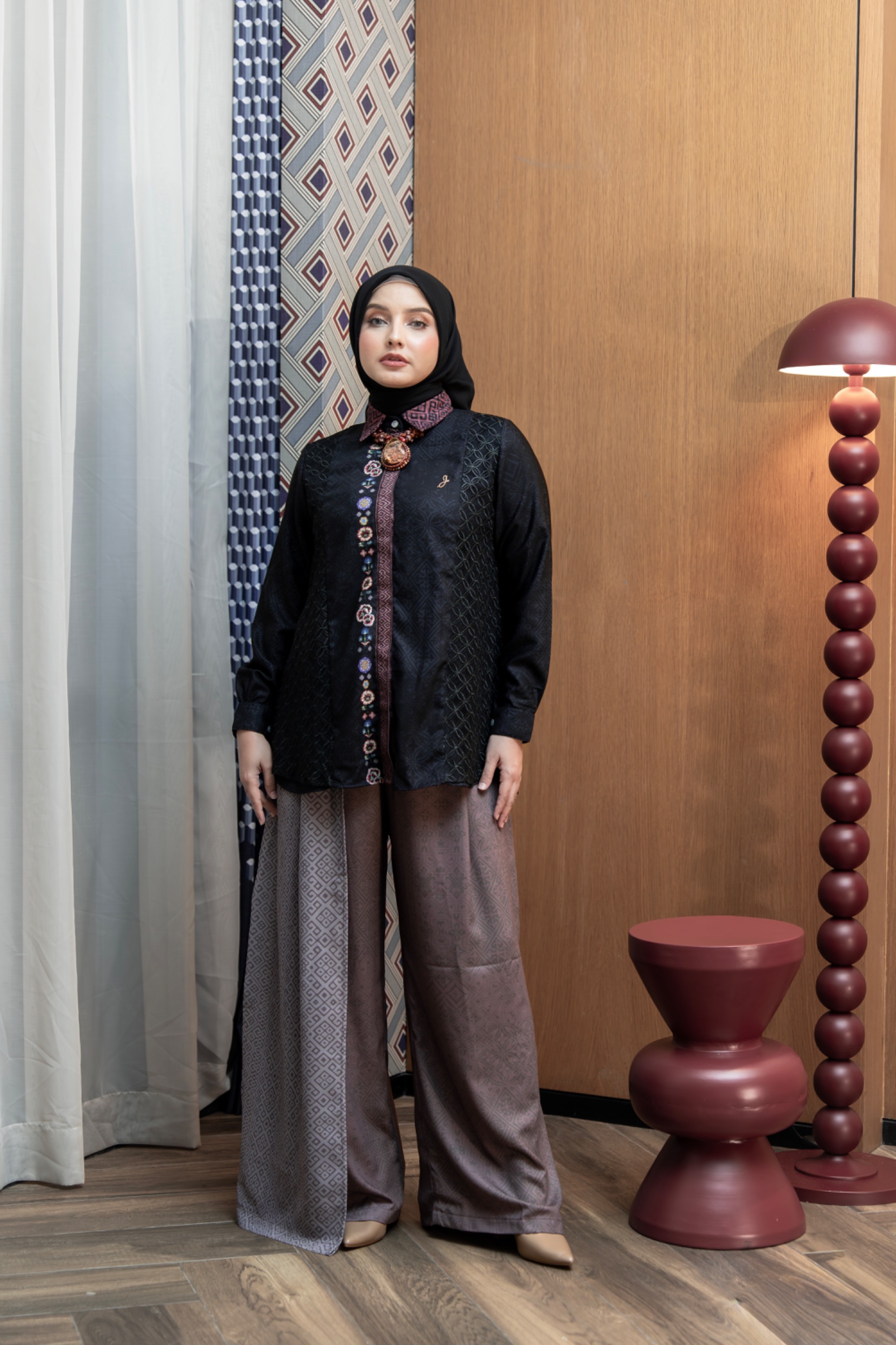 Patra Nusa Top Black