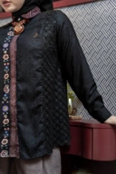 Patra Nusa Top Black