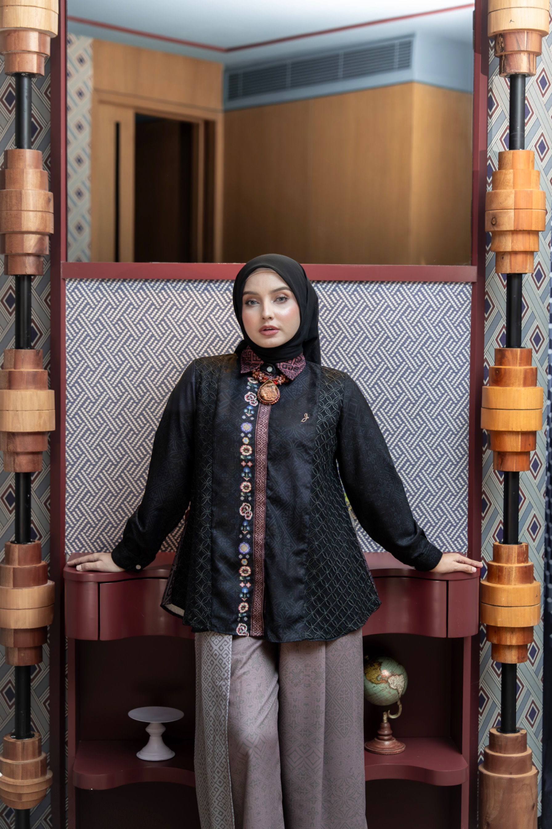 Patra Nusa Top Black