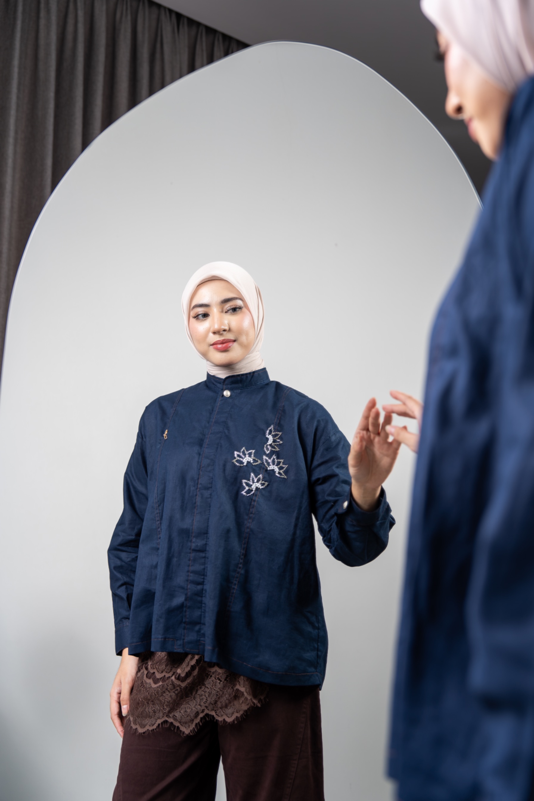 Naima Top Navy 