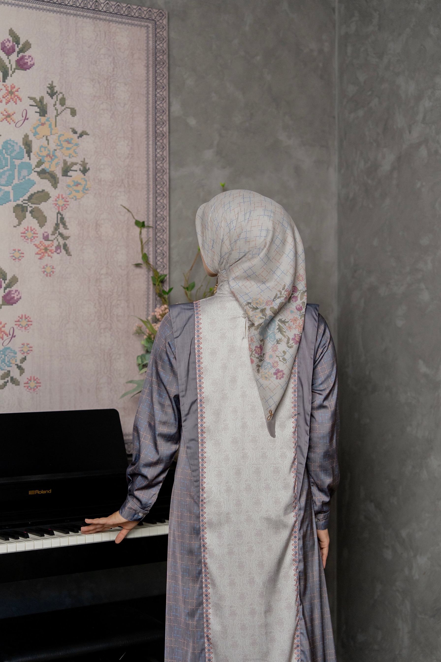 Mahligai II Dress Steal Grey