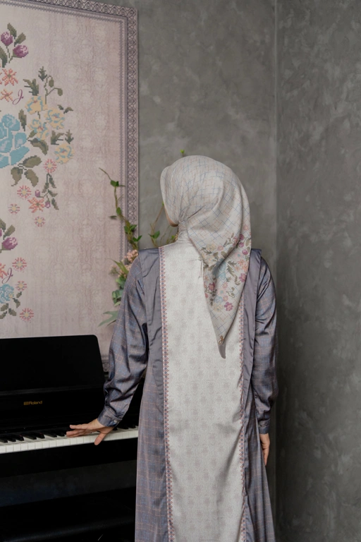 Image of Mahligai II Dress Steal Grey