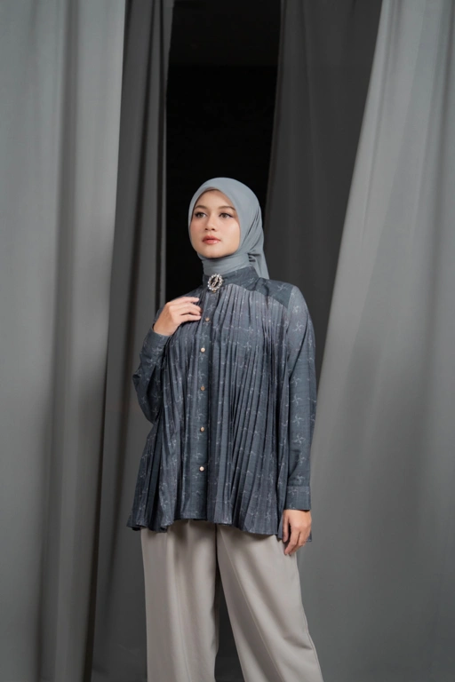 Image of Ala Top Steal Grey 