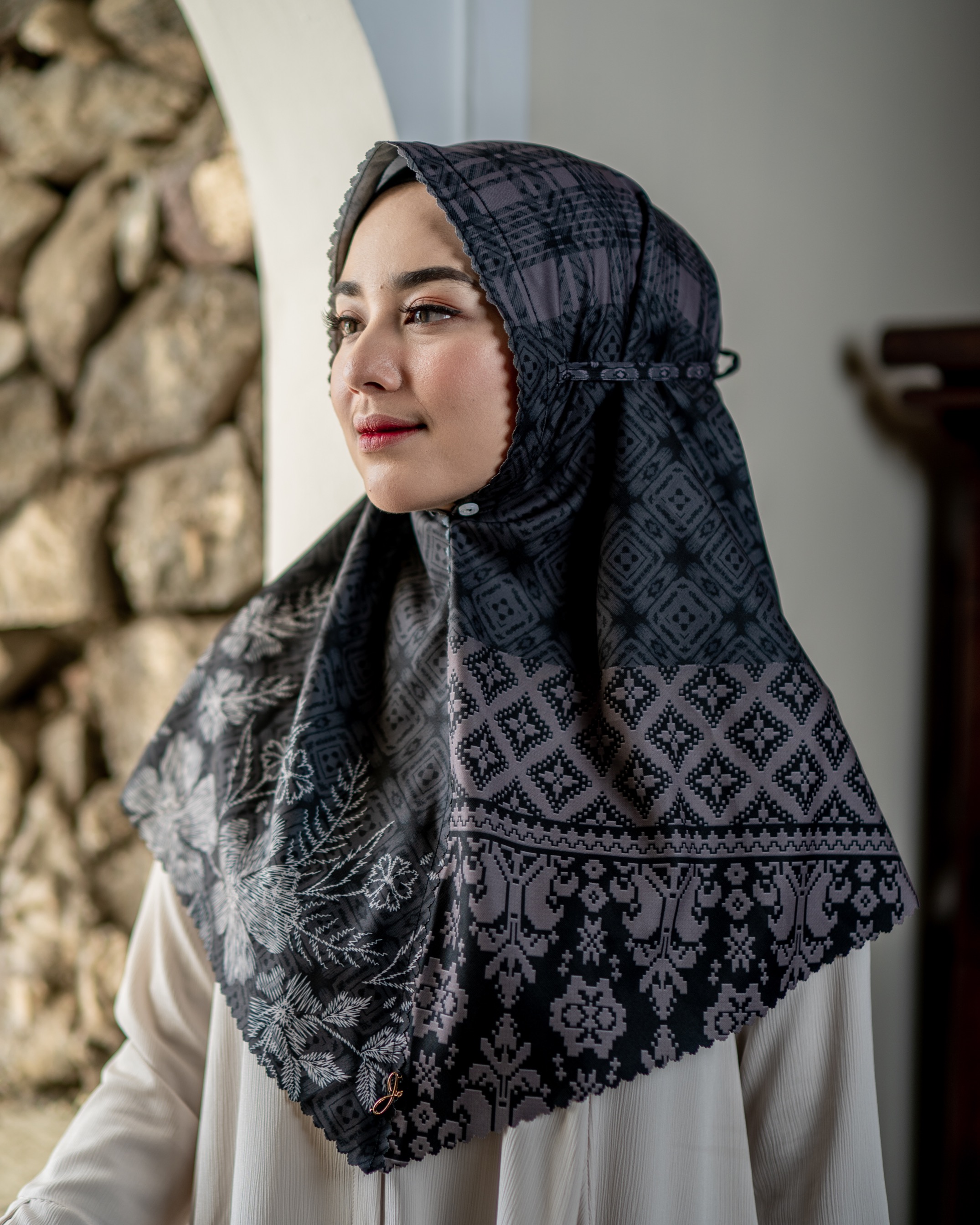 Bergo Langkisau Black