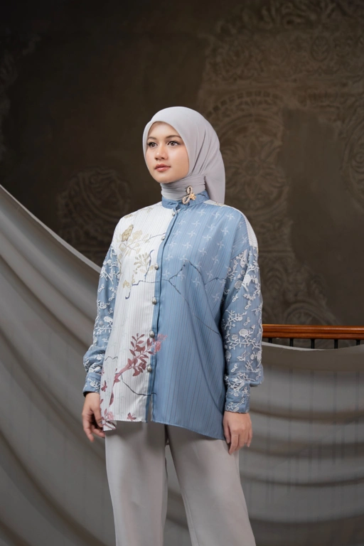 Image of Kenari Top Awan