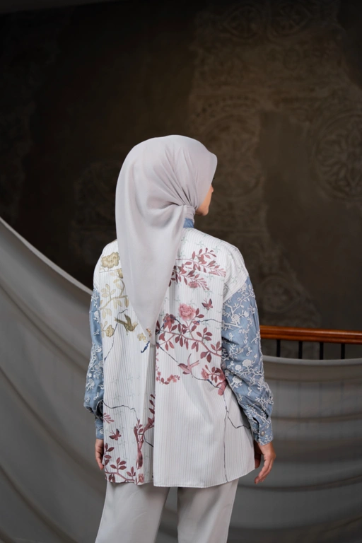 Image of Kenari Top Awan