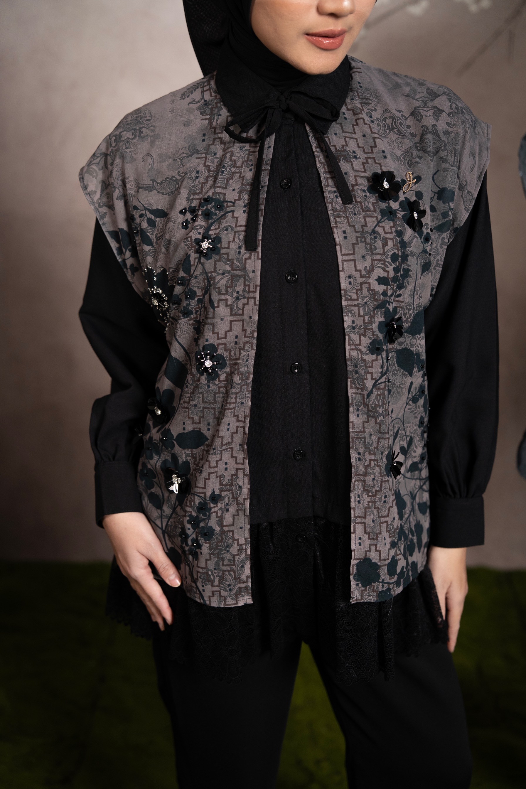 Euthalia Top Black