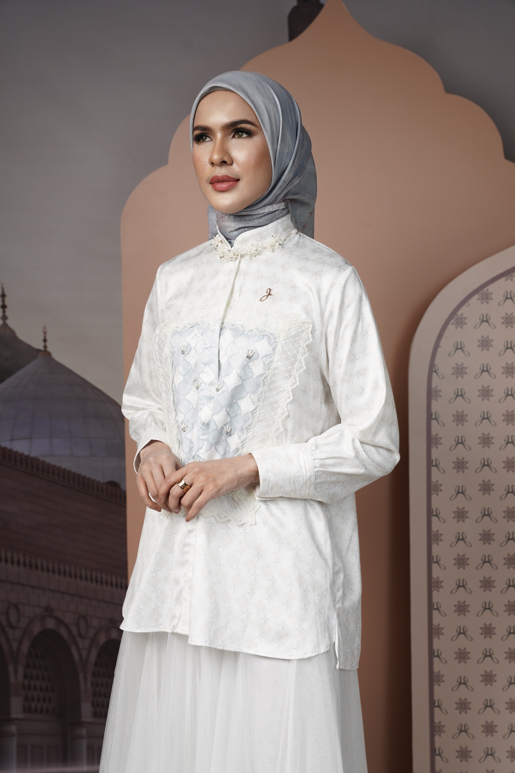 Madinah Top White