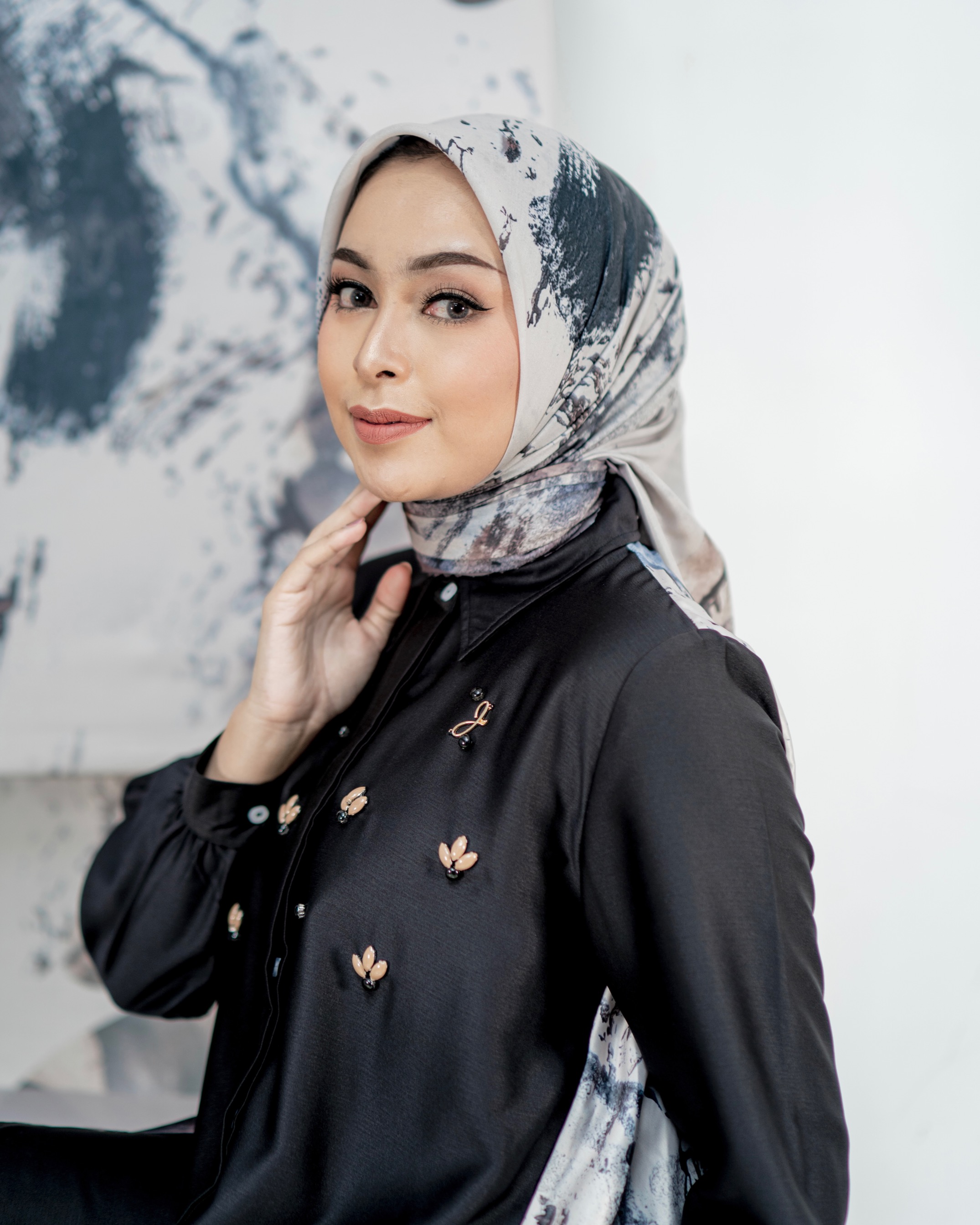Doulene walker Scarf Black