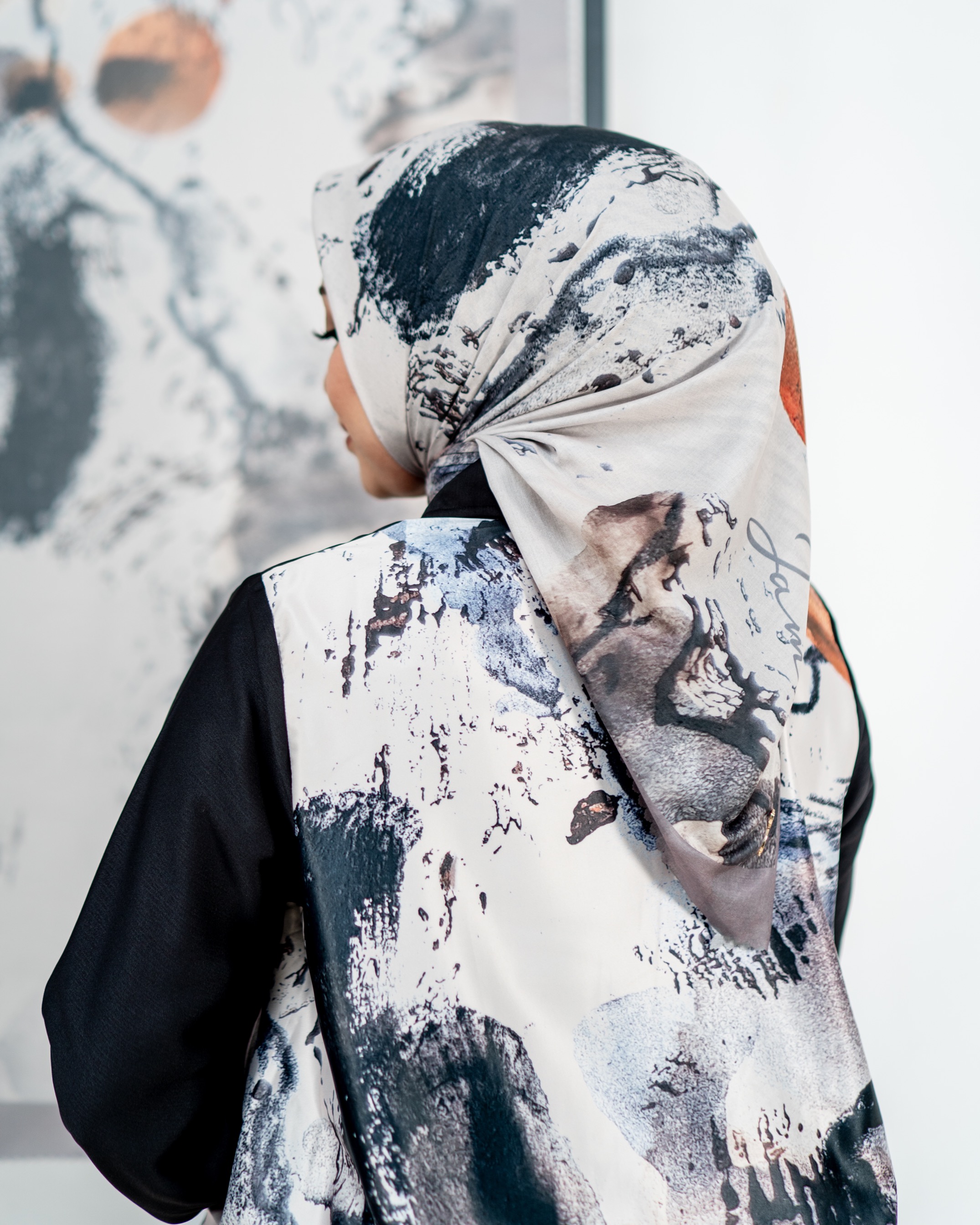Doulene walker Scarf Black