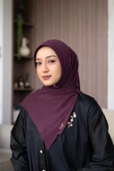 Bergo voal maroon