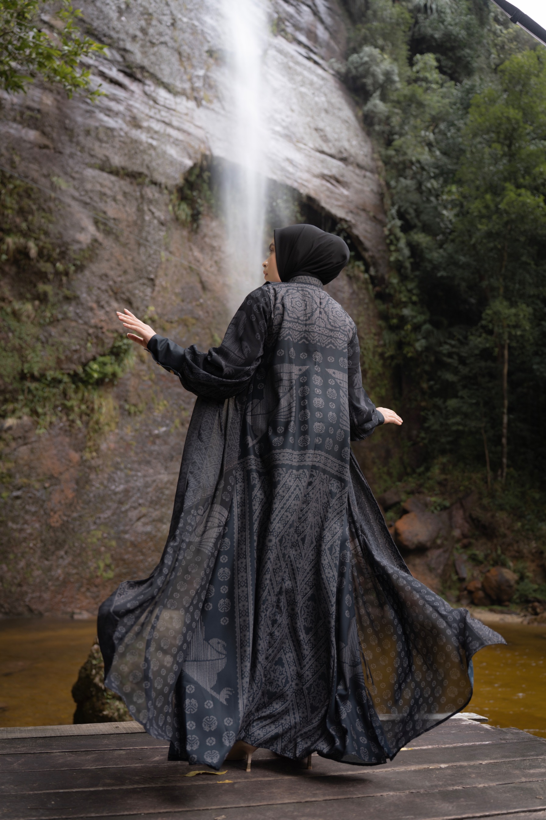 Alang Dress Arang 
